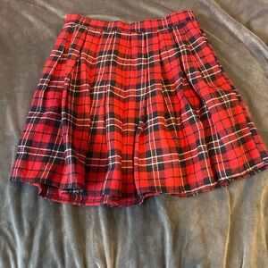 Size S plaid pleated skirt